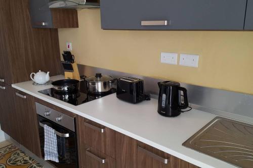 Cucina o angolo cottura di Fully Air-Conditioned Traditional Maltese House