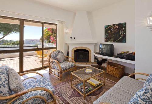 Ein Sitzbereich in der Unterkunft 2 bedroom villa in Carvoeiro with heated pool walking distance to resort and beach