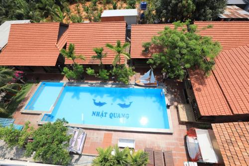 an overhead view of a swimming pool at a hotel at MAY Bungalow in Mui Ne