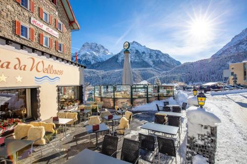 Foto dalla galleria di Hotel Bellaval Scuol a Scuol