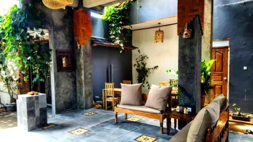 Гостиная зона в Oma Watu Inn