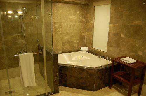 Et badeværelse på Beautiful Hotel Taipei