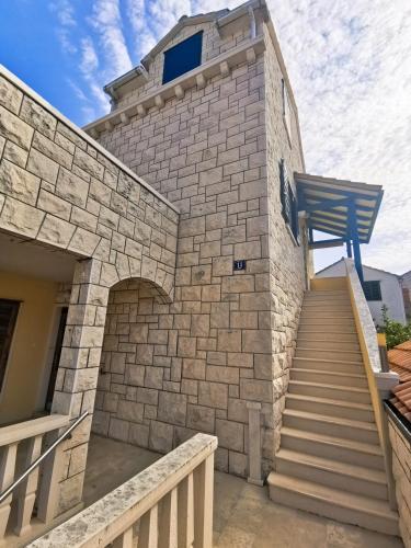 תמונה מהגלריה של Villa Ela בפוסטירה