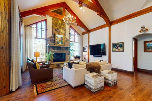 Arrowhead Abode – Photos 2