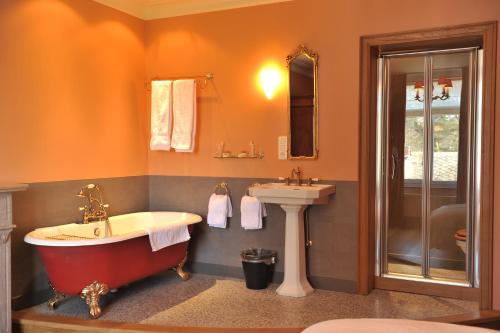 Koupelna v ubytování Hostellerie La Maison de Maître