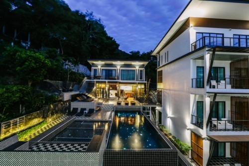 Πισίνα στο ή κοντά στο Chaantalay Hotel