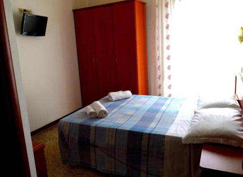 Room in Guest room - New Hotel Cirene Double room for only one person