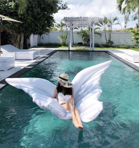 White Palm Hotel Uluwatu Baliの敷地内または近くにあるプール