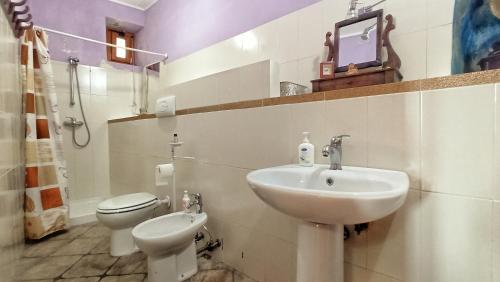Koupelna v ubytování La Casa Colorata