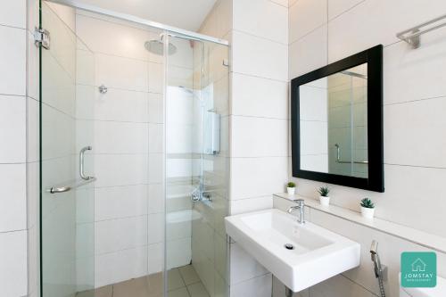 Koupelna v ubytování JOMSTAY Octagon Ipoh Suites