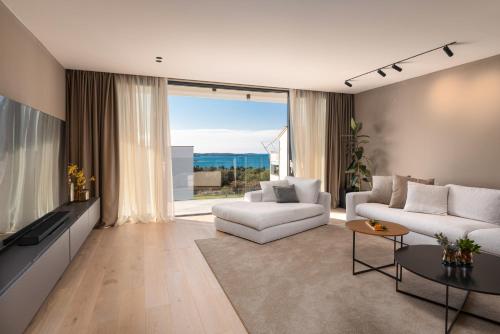 Luxury Villa Aruna