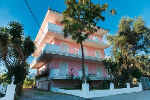 Φωτογραφία από το άλμπουμ του Dionysos Studios Apartments Nidri Lefkas στο Νυδρί