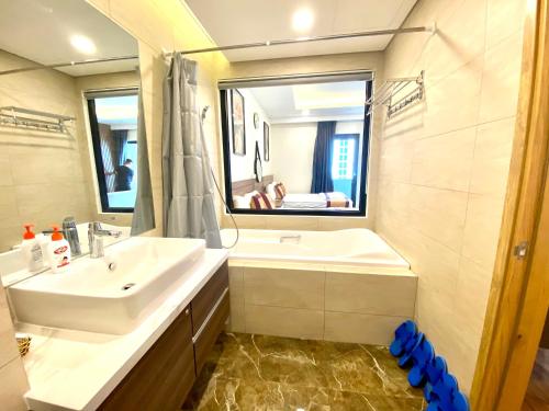 Phòng tắm tại FLC SEA TOWER Quy Nhon- Kizz House