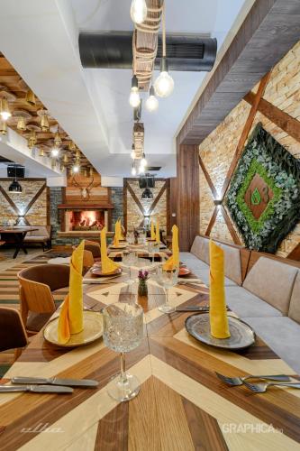 Ruang duduk di 103 Alpine Hotel