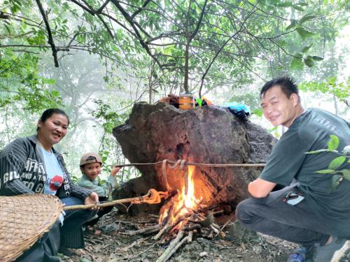 Επισκέπτες που μένουν στο Quang Thuận Bản Giốc Homestay