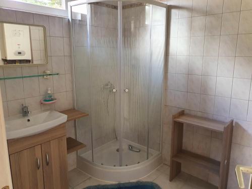 Koupelna v ubytování Szekrény Apartman