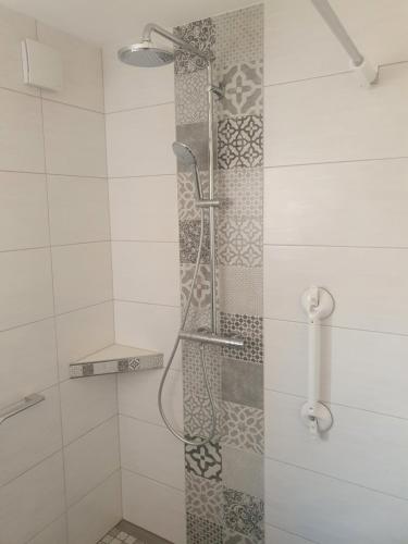 Bilik mandi di Gästehaus am Bahnhof Norddeich