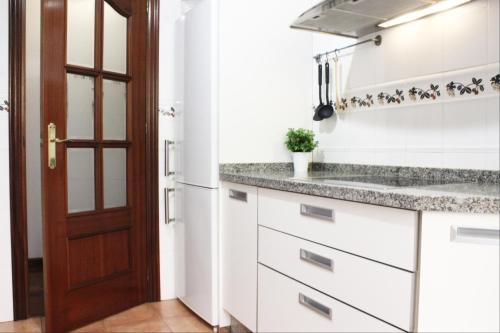 Dapur atau dapur kecil di Apartamento centro paseo maritimo