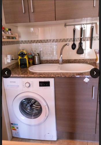 Kuchyň nebo kuchyňský kout v ubytování Apartamento Turístico Javalambre