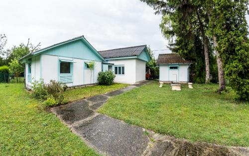 Φωτογραφία από το άλμπουμ του Penge Bungalók σε Balatonalmádi