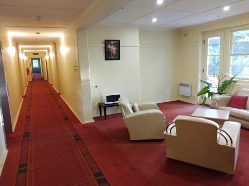 Χώρος καθιστικού στο Linaker Art Deco Motel