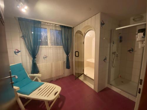 Koupelna v ubytování Hotel Crystal
