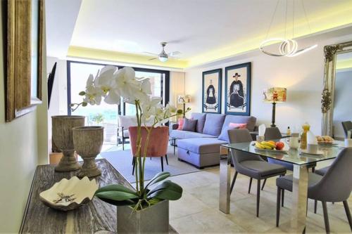 LUJOSO APARTAMENTO NUEVO PLAYA CENTRO