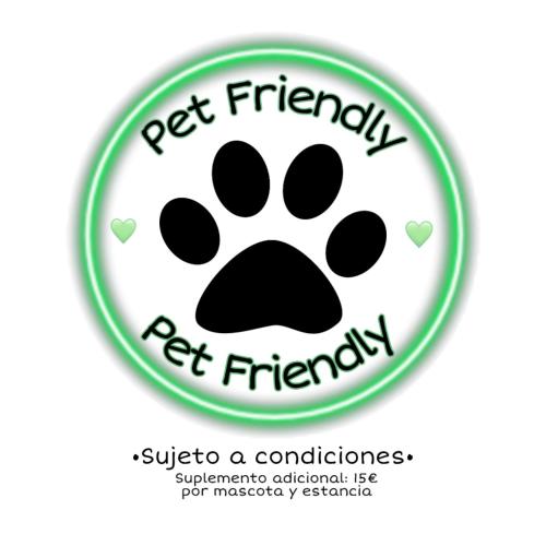 a dog paw sticker with the words pet friendly get friday at VUT Skyline in Segovia