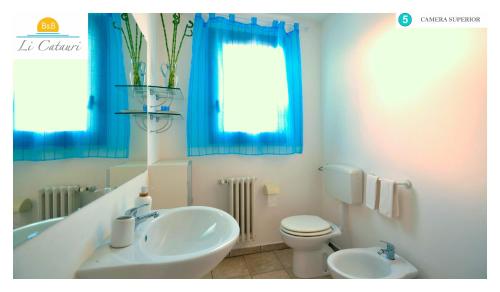 A bathroom at Li Catauri