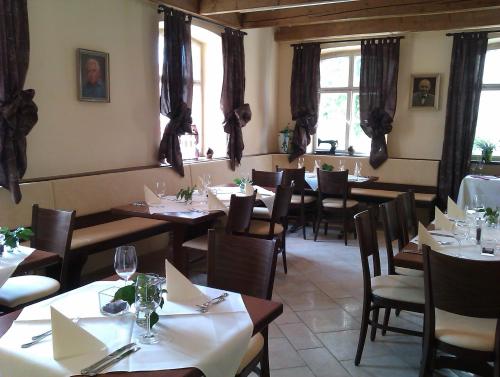 Ресторан / где поесть в Hotel-Gasthof Krone
