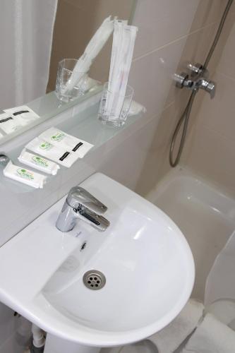 Un baño de Hotel Tourist