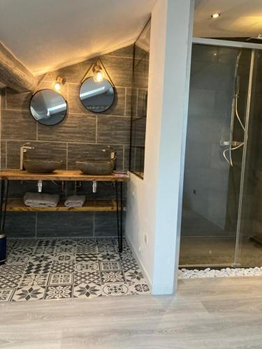 Grande terrasse CLIM parking privé SMART TV, local velos