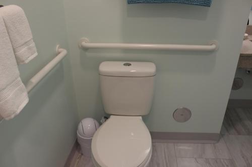 Un baño de Worthington of Logan