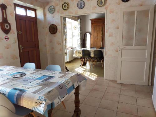 Katil atau katil-katil dalam bilik di gîte marin petit châtelet