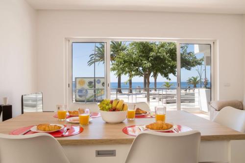 11 Beira Mar - Casas & Papeis