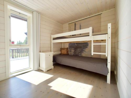 Bunk bed o mga bunk bed sa kuwarto sa Eagle Bay Lofoten