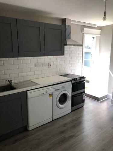 Dapur atau dapur kecil di Bay View Holiday Home Galway