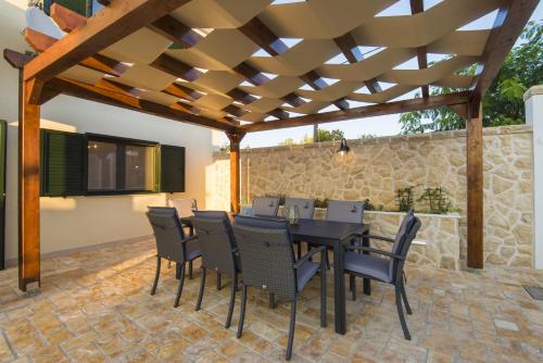 Poolincluded - Villa Ive – Photos 3