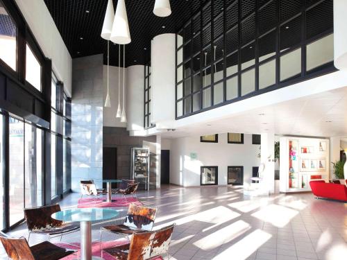 Lobbyn eller receptionsområdet på Novotel Atria Nimes Centre