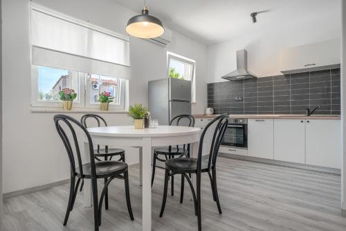 Good Vibration Apartments