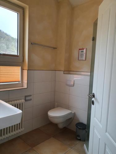 Ванная комната в Weinhaus Paradies