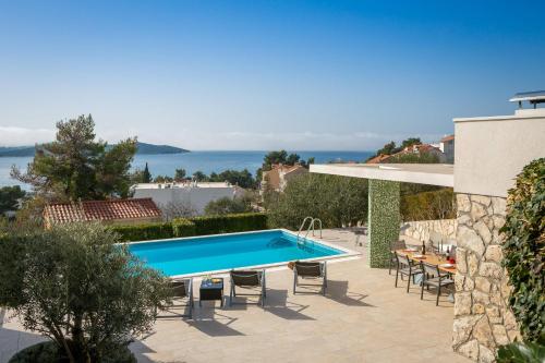 Villa Tela with Pool – Photos 2