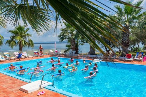 Bazén v ubytování HOTEL SISSY nebo v jeho okolí