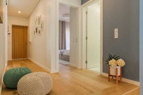 Central 2BDR Apartment with Balcony by LovelyStay