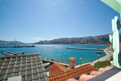 Apartment Sanjin with Sea View