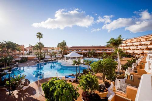 Bazén v ubytování Tenerife Royal Garden nebo v jeho okolí