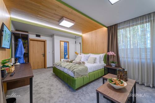 Katil atau katil-katil dalam bilik di 103 Alpine Hotel