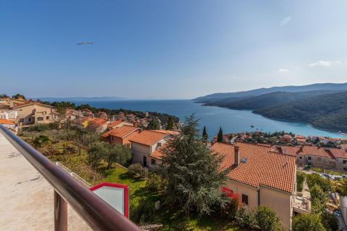 Fotografia z galérie ubytovania Apartment Milica with sea view v destinácii Rabac