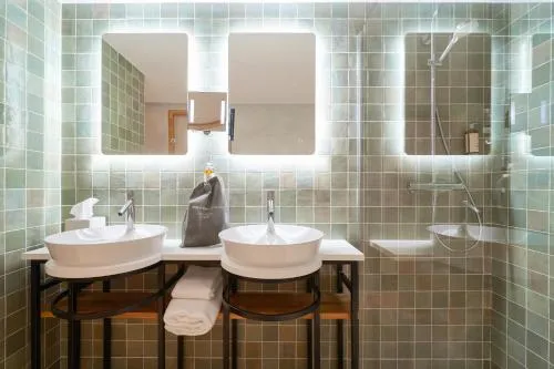 Mercure Avignon TGV Hotel & Spa photo 18