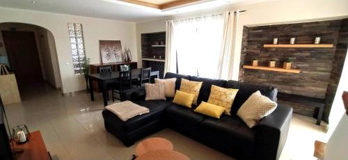 Bel Appartement 2 chambres au cœur d’Albufeira, proche de la magnifique plage de Oura et des loisirs